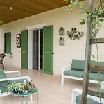 Giuliveto Bed & Breakfast 4*