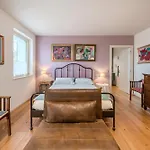 فندق مبيت وإفطار Giuliveto 4*