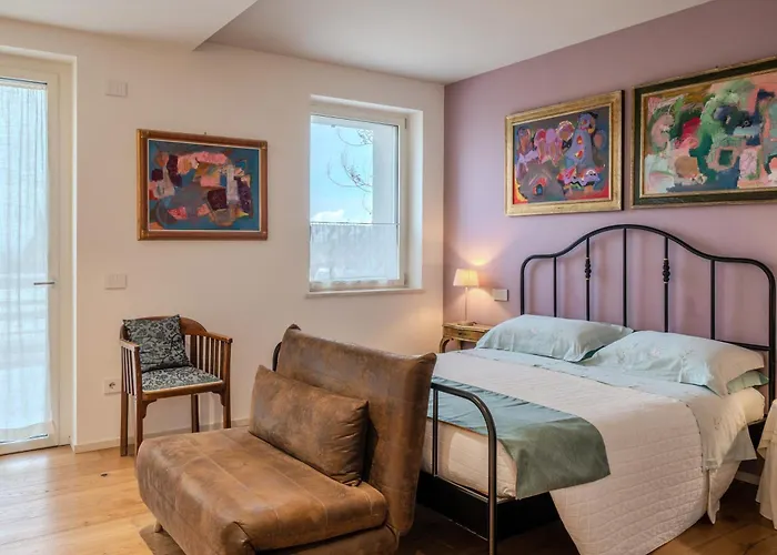 فندق مبيت وإفطار Giuliveto 4*